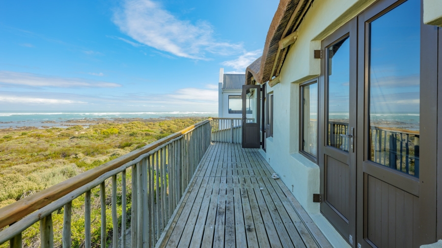 6 Bedroom Property for Sale in Suiderstrand Western Cape